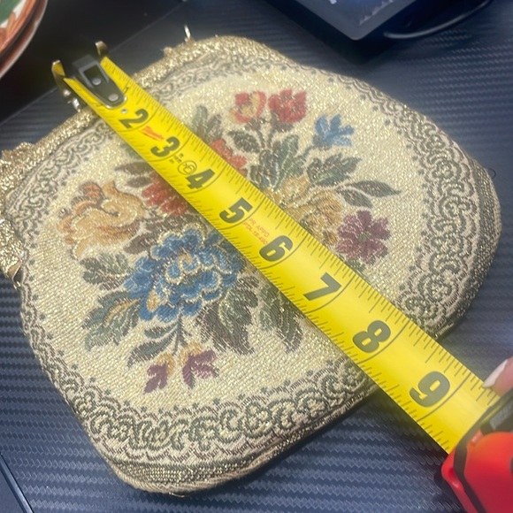 1950s La Regale floral tapestry purse with gold metallic Made in Italy - Picture 3 of 8
